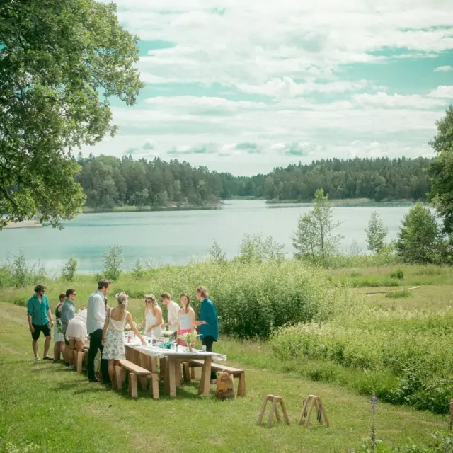 🌸Juhannus on tarinoita täynnä! 🌸

BoD:n porukka toivottaa kaikille aurinkoista juhannusta! 
#bodsuomi #juhannus #kirja #kirjoittaminen