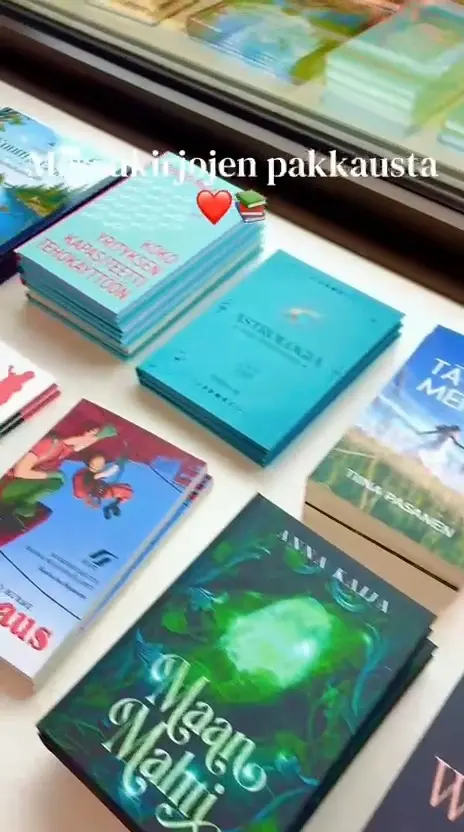 Juhuu!! Osa messukirjoista on saapunut 🤩 
Tule moikkaamaan meitä Helsingin Kirjamessuille osastolle 6 N 31 ❤